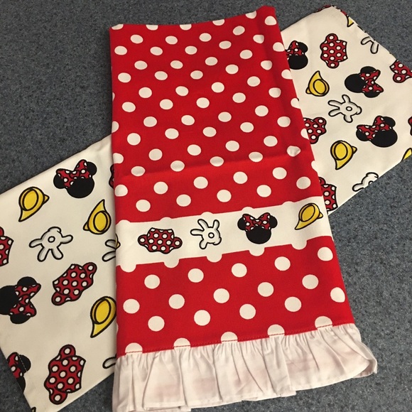Authentic Disney Dish Towels Set of two Red and White - Picture 1 of 6